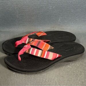 Clarks Cloudsteppers Breeze Sea Flip‎ Flop Sandals Stripe Strap Women’s Size 8
